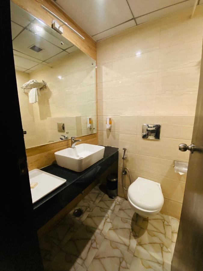 Hotel Ss Grandeur Lucknow Esterno foto