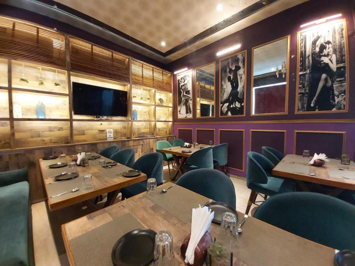 Hotel Ss Grandeur Lucknow Esterno foto